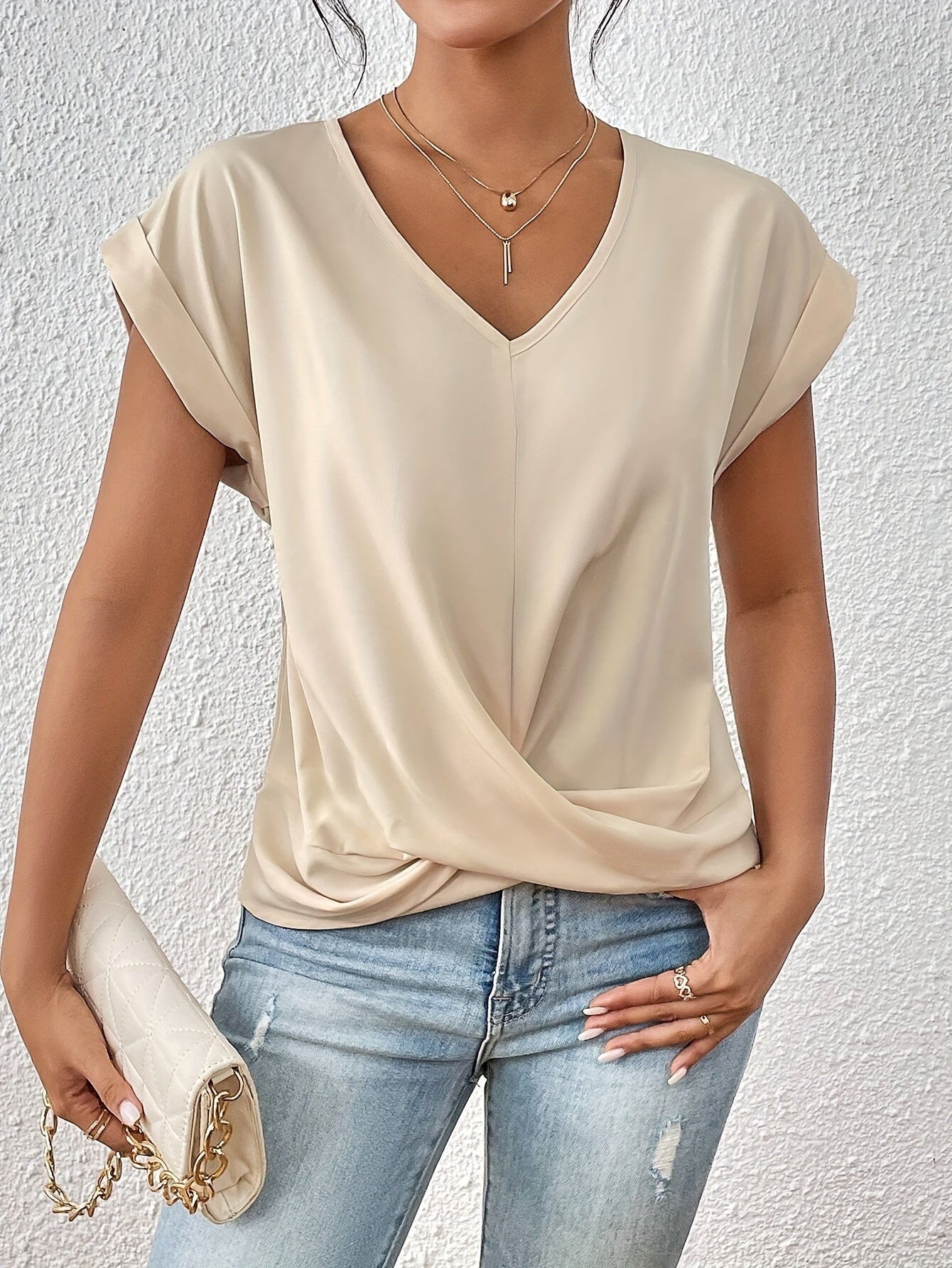 Adeline™ | T-shirt élégant à col V doux