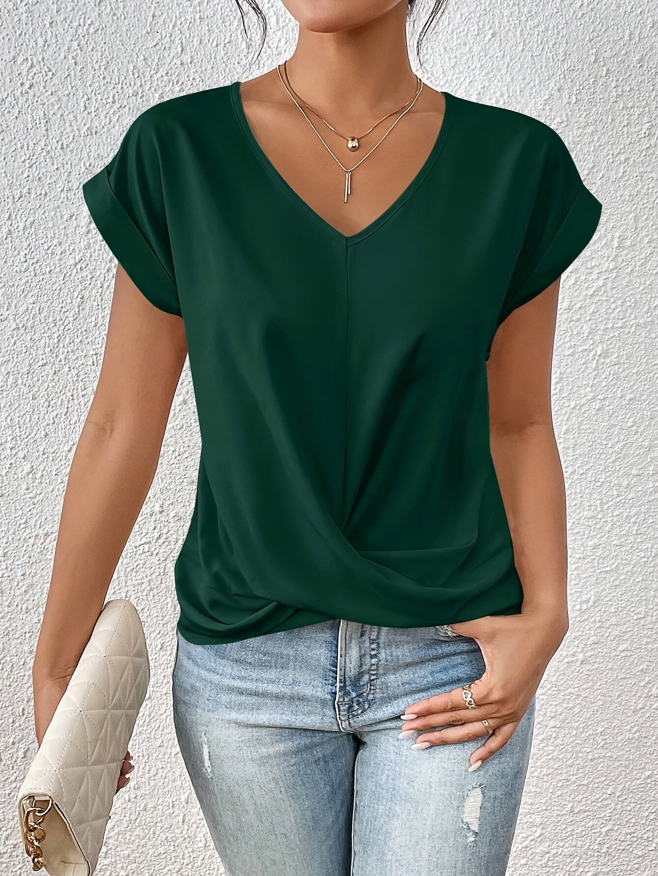 Adeline™ | T-shirt élégant à col V doux