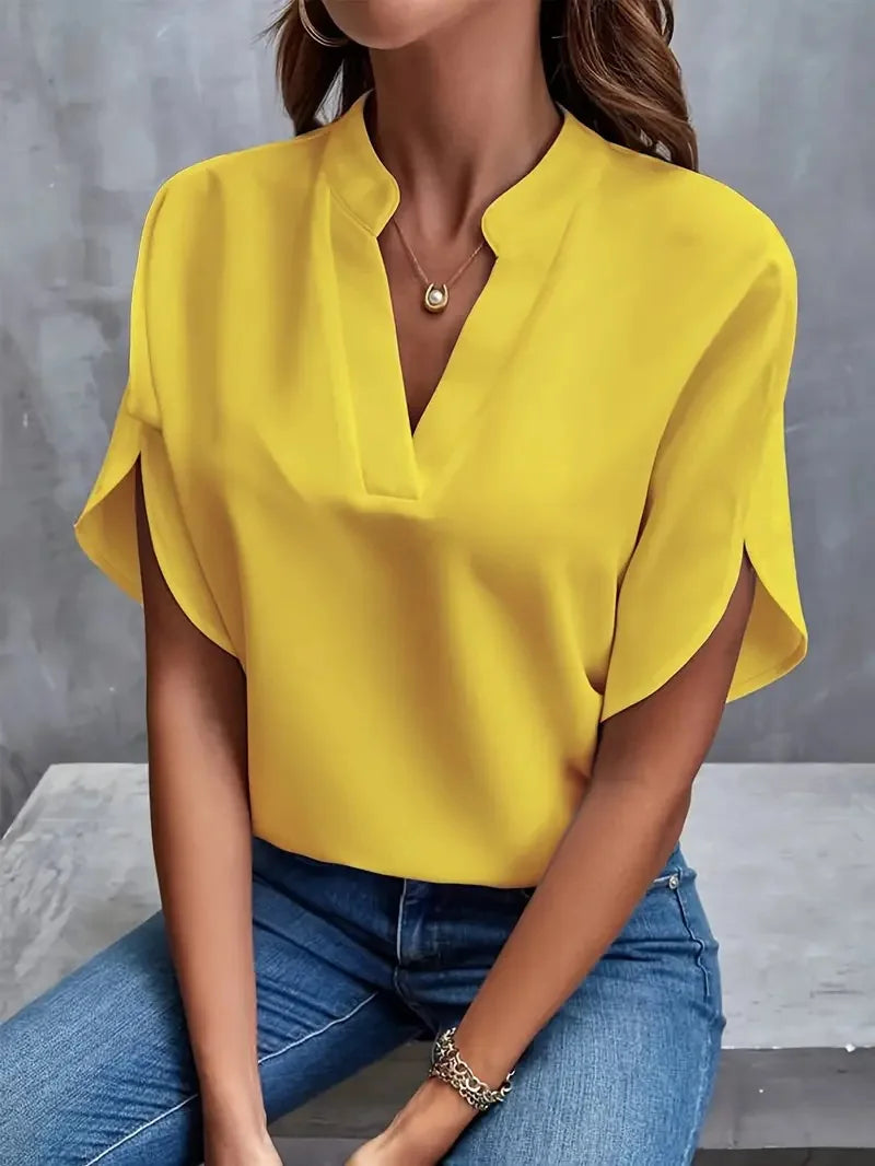 Élodie™ | Blouse fluide à col en V