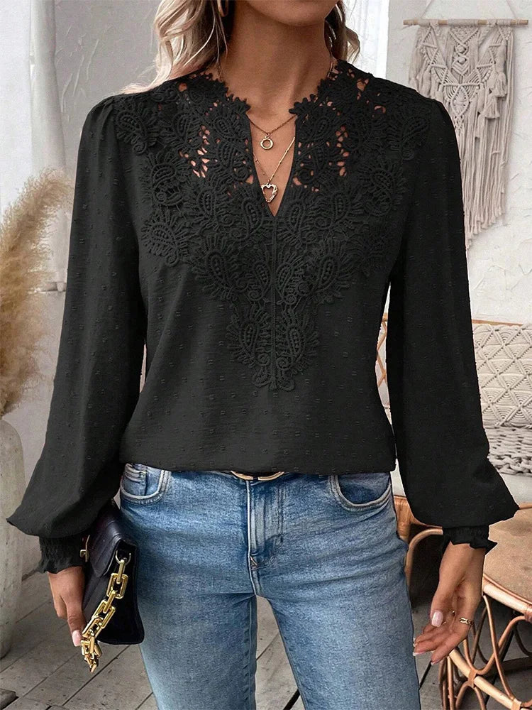 Clémence™ | Blouse élégante à col en V