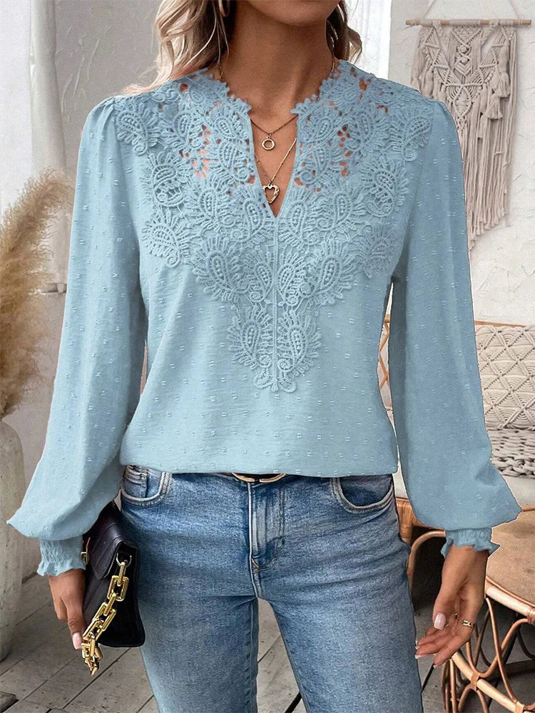 Clémence™ | Blouse élégante à col en V