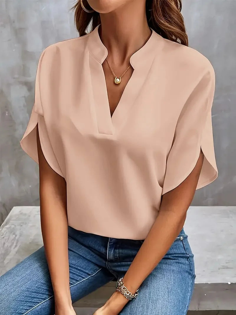 Élodie™ | Blouse fluide à col en V