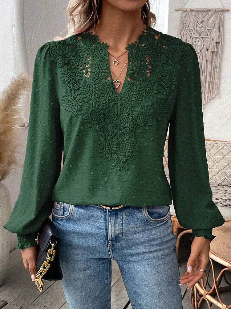 Clémence™ | Blouse élégante à col en V